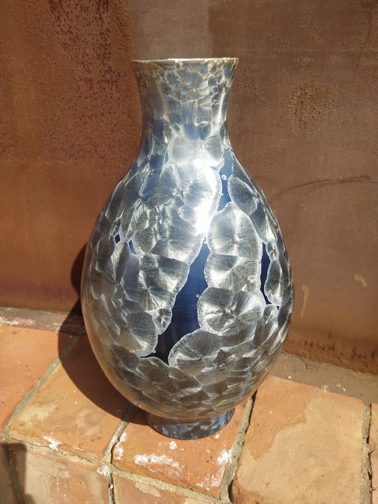 Jarrón de cristalizaciones de zinc. Cerámica artesanal